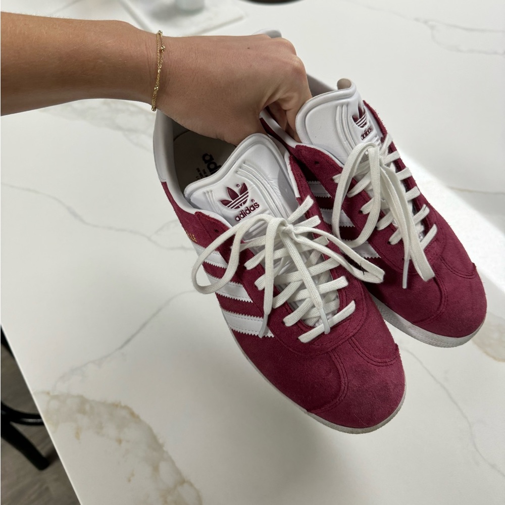 Adidas Gazelle shoes in Burgundy